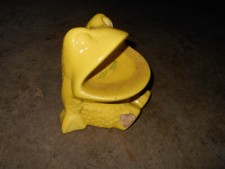 CHIPS - PAINT WORN OFF Vintage Big Ceramic Yellow Frog Toothbrush / Soap Holder