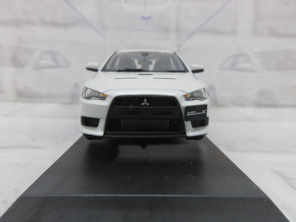 1:43 Kyosho Mitsubishi Lancer Evolution X GSR CZ4A White
