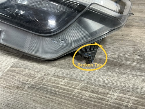 USED - 2021-2025 Ford Bronco Sport R Headlamp LED - OEM - Picture 19 of 20
