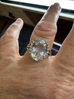 Aquamarin und Diamanten Ring 14 Karat Gelbgold Größe 7,75 Sonderanfertigung durch Schmuck
