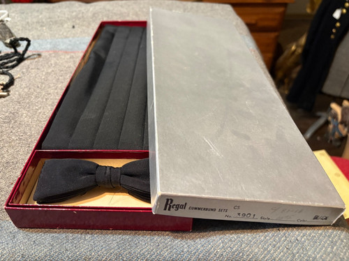 Vintage 1950's REGAL CUMMERBUND SET W.ORIGINAL BOX w. bowtie fits up to 48 waist