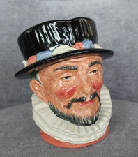 Royal Doulton personaggio Toby Jug "Beefeater" dipinto a mano Inghilterra 17 cm brocca topp