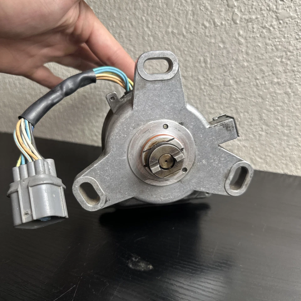 2001 HONDA ACCORD DX 2.3L 4 CYLINDER ENGINE IGNITION DISTRIBUTOR W/ CAP OEM. B32 - Image 4 of 4