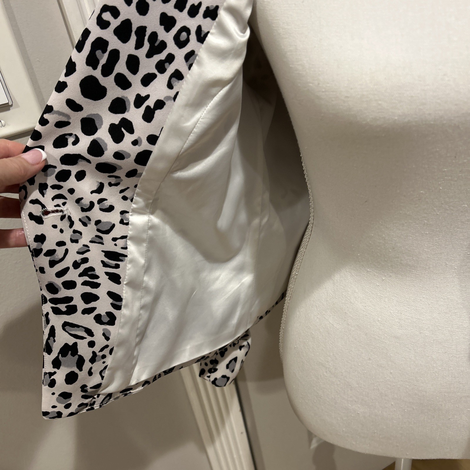 Cache Leopard Print Blazer Jacket, Size 2 - image 9