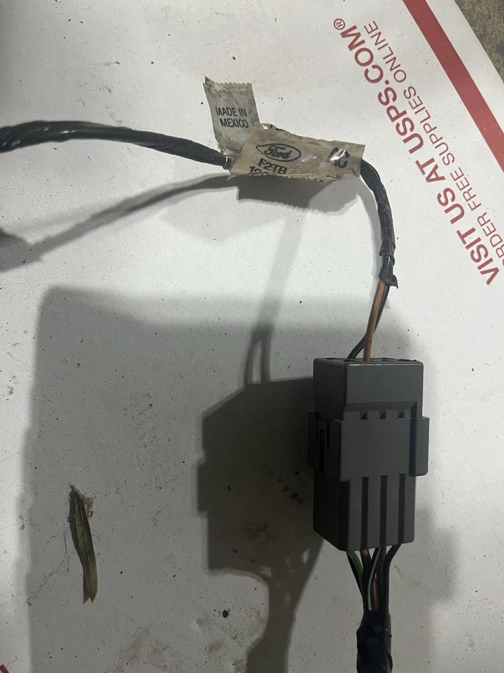 92-96 Ford F150 Left Driver Door Wiring Harness Loom Plugs F2TB 14A504 P260Y-EK - Image 3 of 4