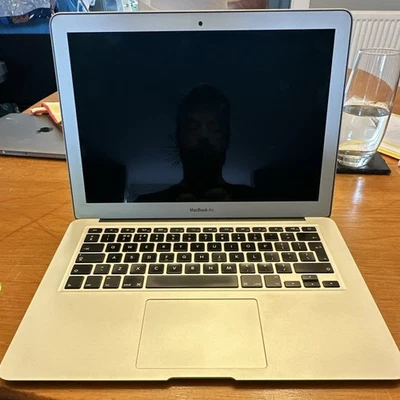 Apple MacBook Air 13" 2017 · i7 · 8GB · 500GB