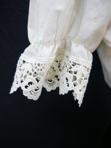 Gr.48 Dirndlbluse süße Bluse für Dirndl Diolen Baumwollmischung mit Spitze B9185 - Bild 4 von 6