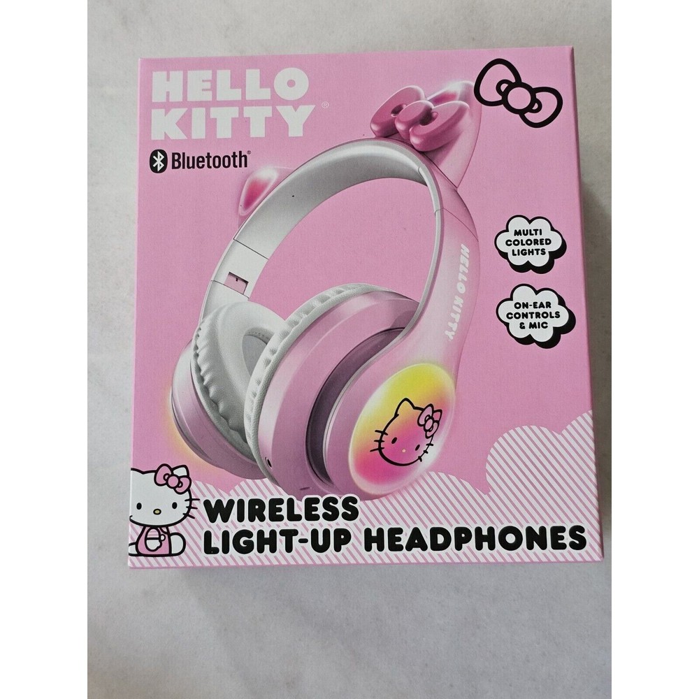 Hello Kitty Wireless Light Up Headphones Bluetooth Pink Sanrio New in Box