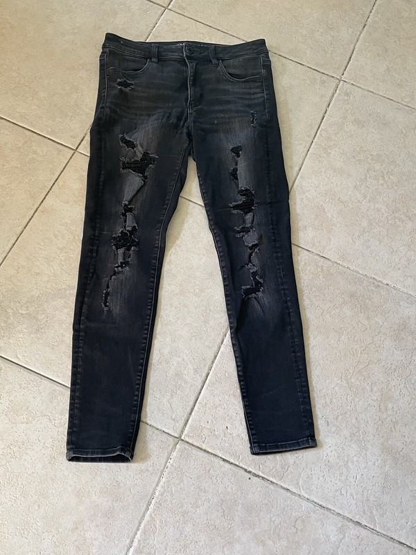 American Eagle Outfitters Ripped Jeans Black Super Stretch Hi-Rise Jegging Sz 8
