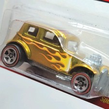 Hot Wheels Classics Series 3 1932 Ford Vicky Spectraflame Yellow Gold 164