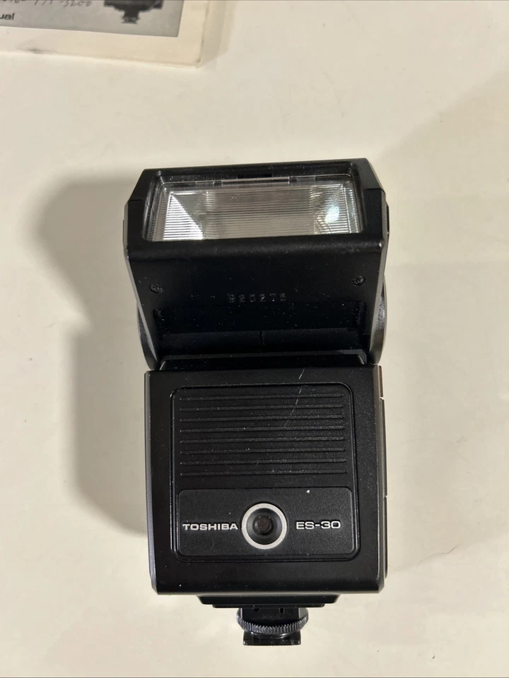Vintage Flash Toshiba ES-30 With Case - Image 2 of 4