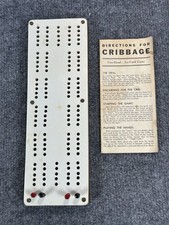 RARE VINTAGE PLASTIC AND WOOD CRIBBAGE GAME BOARD WOOD PIECES MILTON BRADLEY