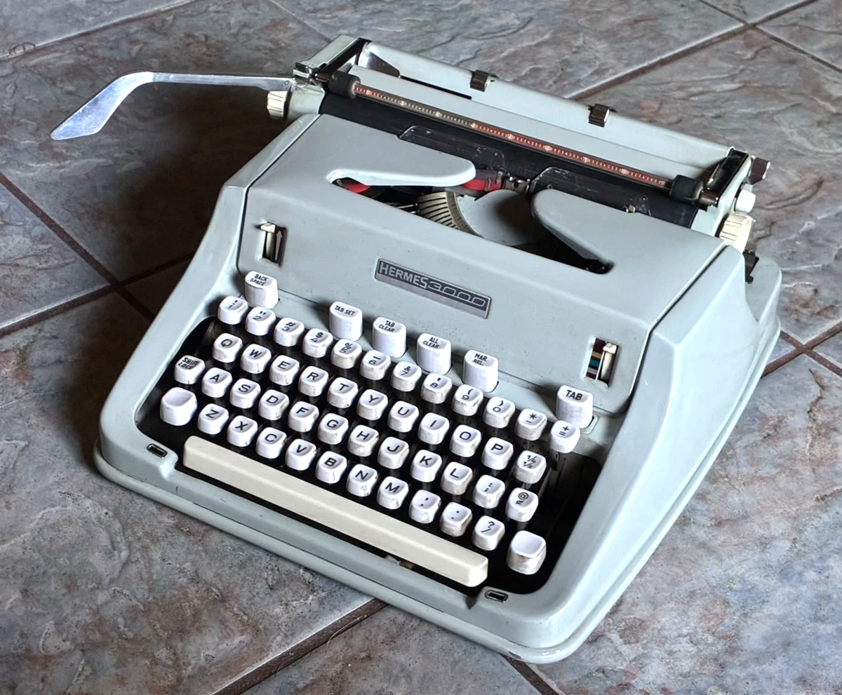 希少 タイプライター HERMES 3000 ウムラウト ドイツ スウェーデン語