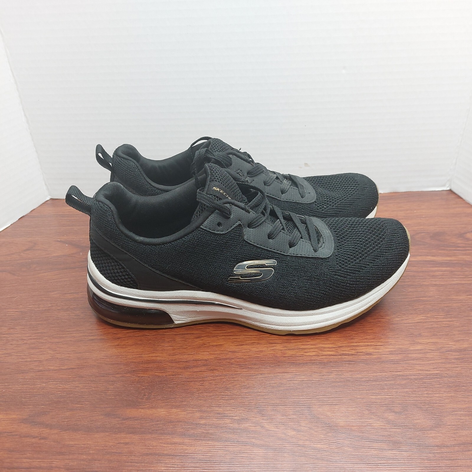 Skechers Womens Memory Foam SN 12564 Blk Gold Lace Up Running Shoes Size 7.5