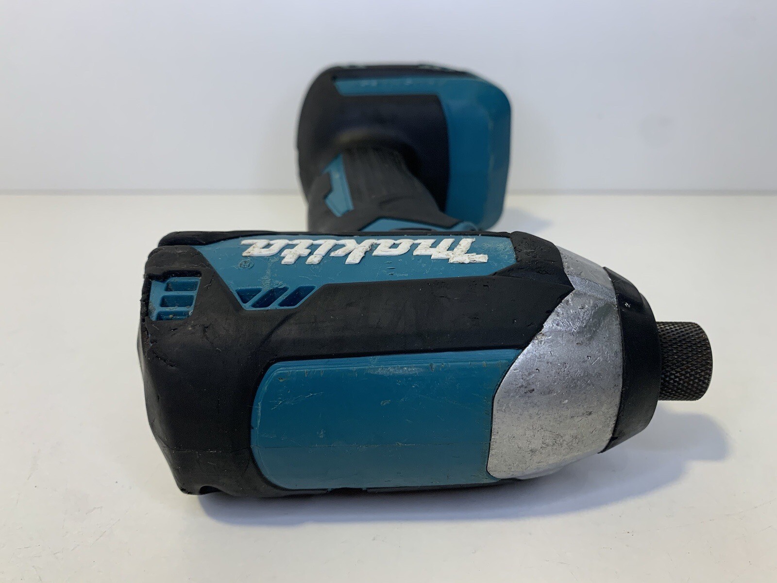 Makita LXT 18v Liion Brushless Cordless Impact Driver DTD153 Body Only