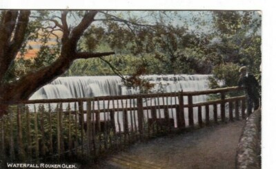 GLASGOW - ROUKEN GLEN WASSERFALL FARBIGE POSTKARTE  