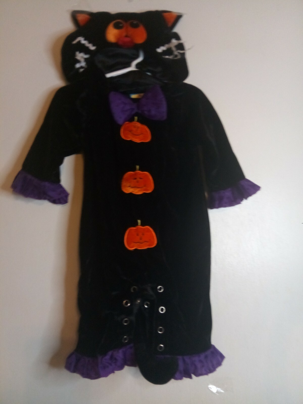 Picture 1 of 8