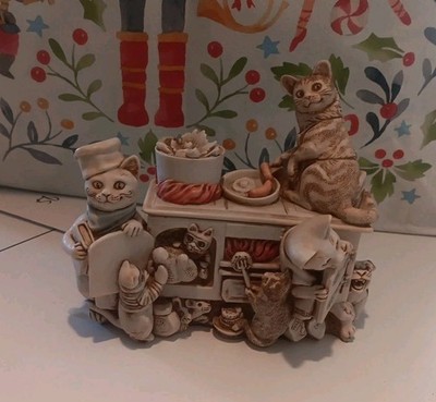 Harmony Kingdom Mrs Bartons Cooker Trinket Box Figurine Limited Edition 