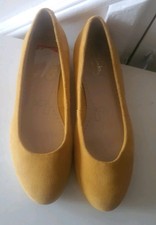 Clarks Somerset Size 4D Compass Zone Suede Leather Shoes.