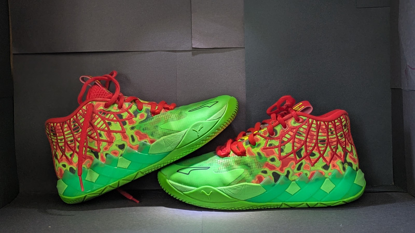PUMA MB.01 Thermal Men’s Mid Top Lace Up Mesh Sneakers Green/Red 310508-01