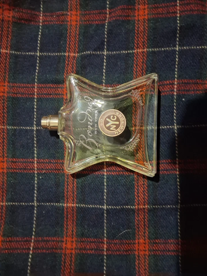 Bond No. 9 So New York de Bond No. 9 Eau de Parfum Spray 3,3 OZ Foto 2 de 2