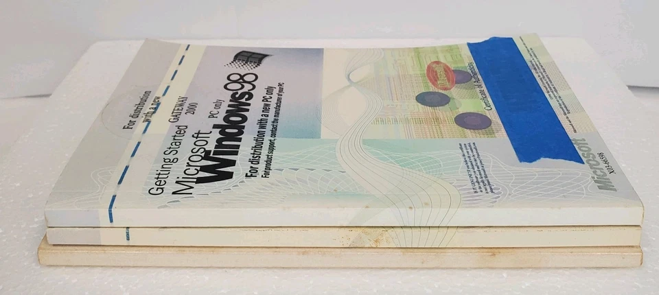 Microsoft Windows 95 & 98 Manual LOT - w. Product Key & Authenticity Certificate - Image 2 of 4