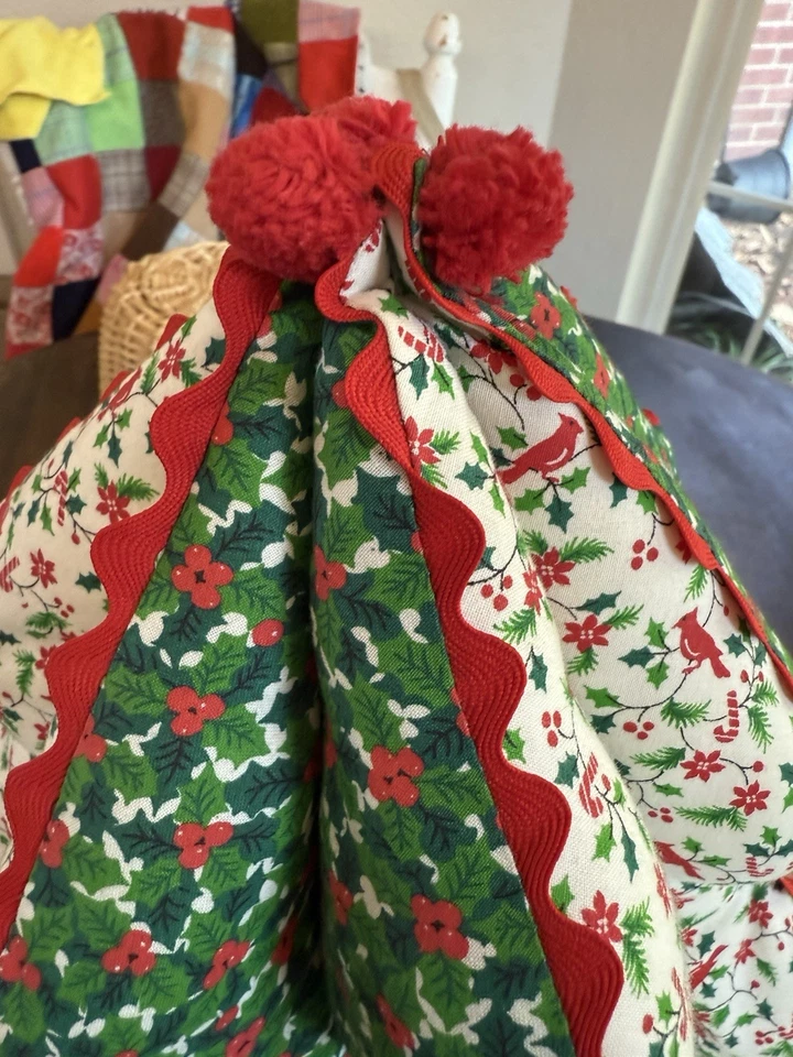 Árbol de Navidad y Noel de tela de peluche 3D vintage en decoración central de cabaña Foto 3 de 4