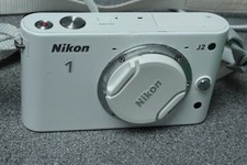 Nikon 1 J1 Mirrorless Digital Camera White - Body / Battery / Strap / Charger