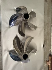  Reconditioned Hering 16.7 x 35 – 16° Propellers (Matched Pair)