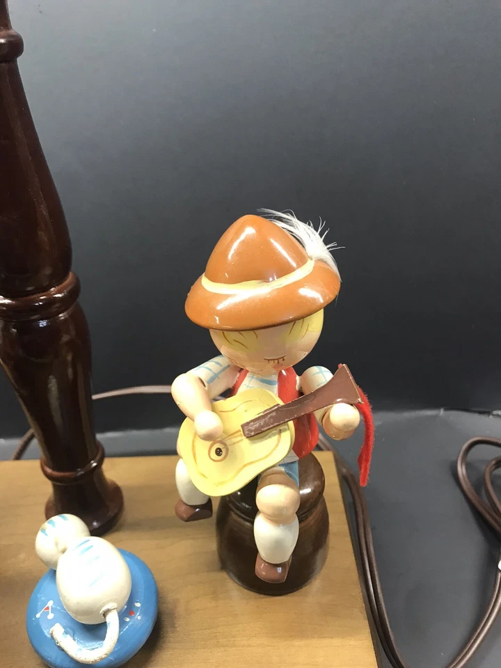 Lâmpada/caixa de música Underwriters Laboratories. Animado~ Rock A Bye Baby Song! EXCLUSIVO - Imagem 2 de 2