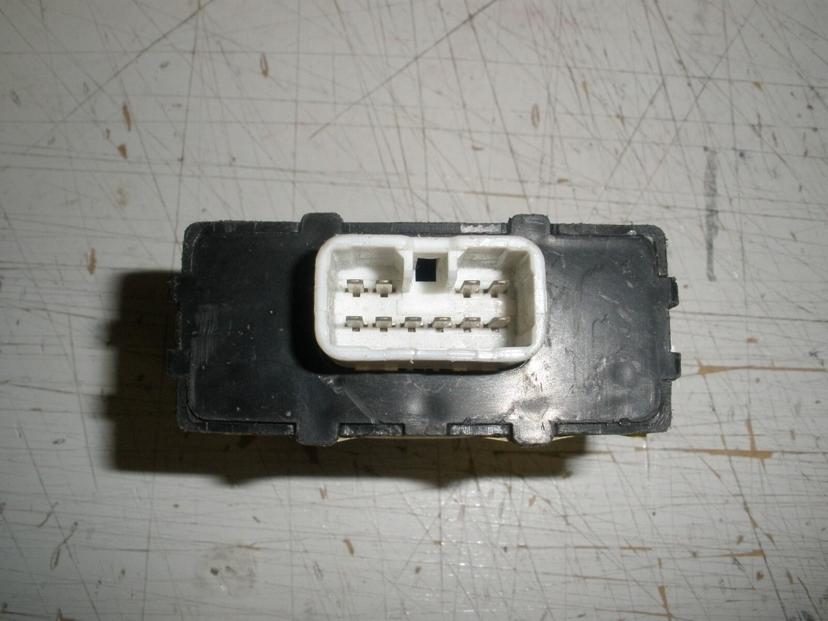 コントロールトップ 90-91 LEXUS ES250 SEAT BELT CONTROL MODULE #85991-32030