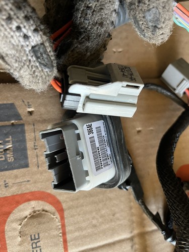 2013-2018 Ram 1500 2500 3500 Rear Right Door Wiring ๐๐ 68092366AE - Picture 2 of 5