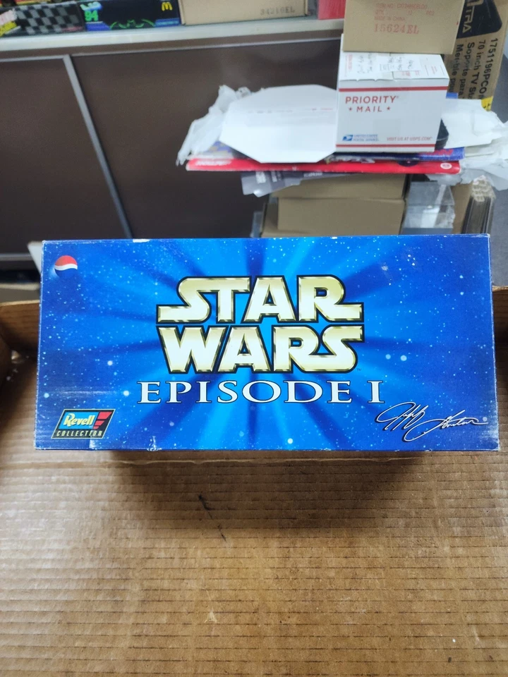 Revell 1999 Jeff Gordon Star Wars Pepsi Chevrolet Monte Carlo 1:18 Scale Diecast - Image 4 of 4