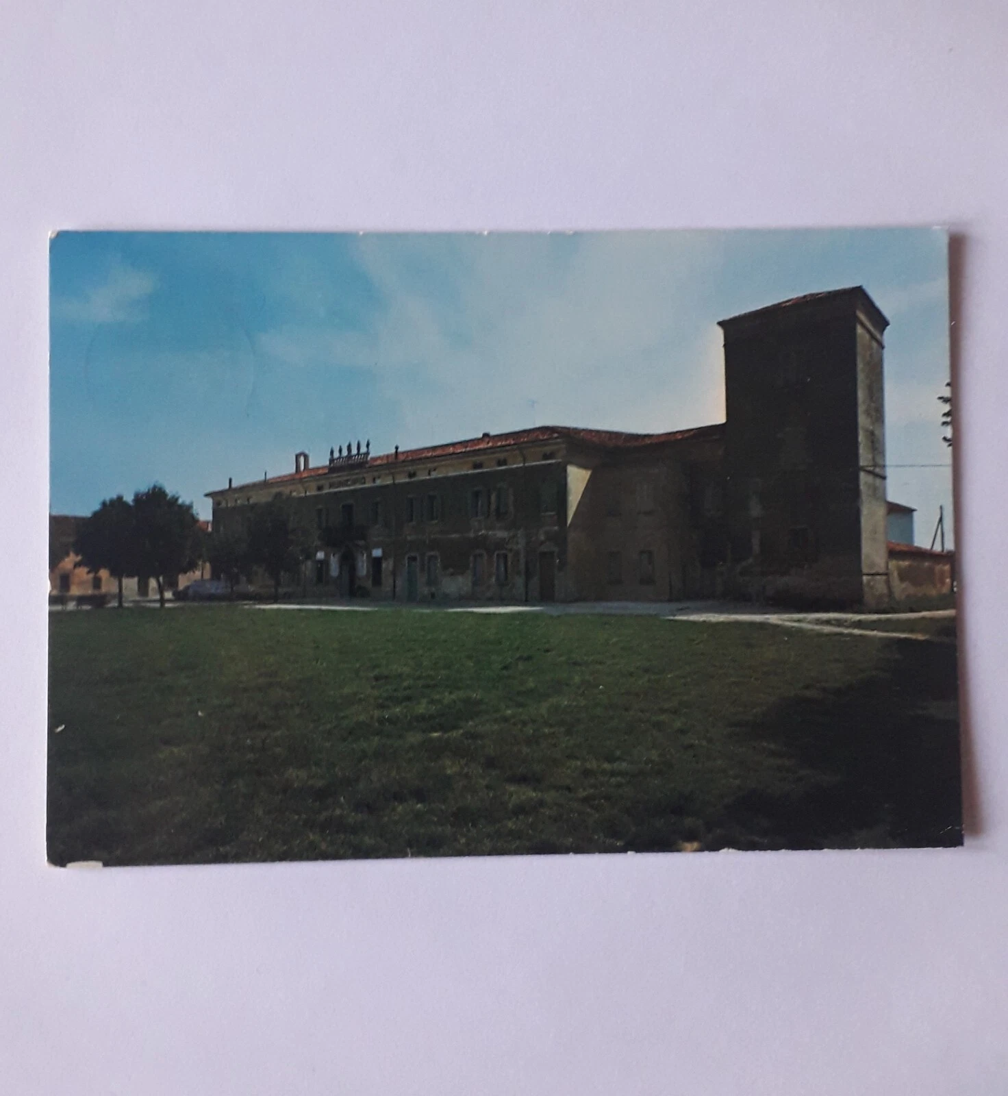 Foto 1 di 2