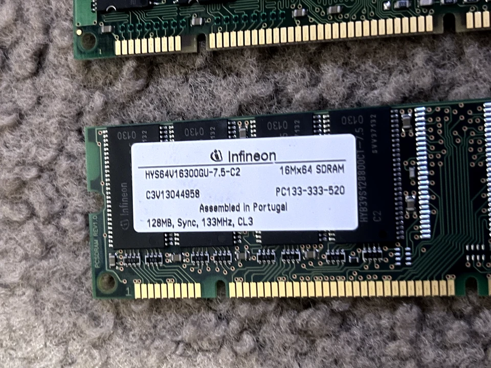 two 128mb ram sticks 16mx64 sdram Infineon and Centon Brands. - Image 2 of 3