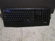 Logitech Mk345 Wireless Combo Full-Sized Keyboard With Palm Rest