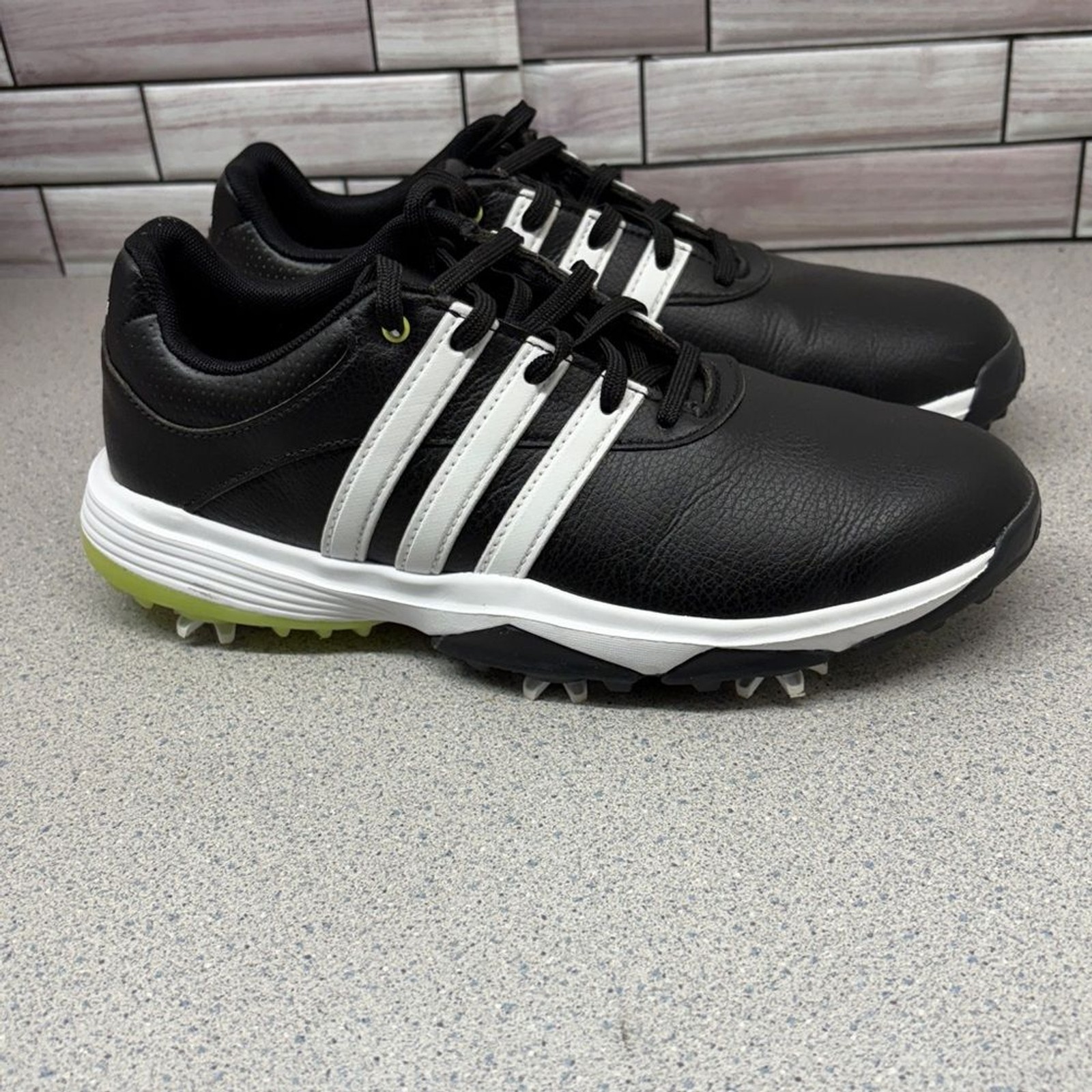 Adidas Bounce Golf Shoes with spikes men’s size 6 /7.5 women’s worn once/twice image 5