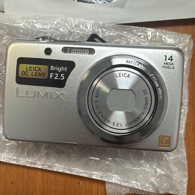 Panasonic Lumix FH6 シルバー 14メガピクセル Panasonic Lumix FH6 Silver/Argen Noir 14.1 Megapixel Compact