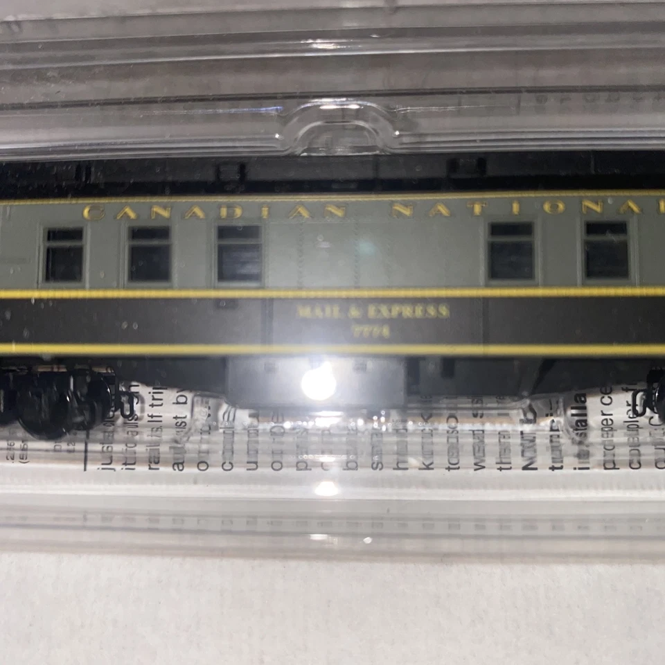 Coche de pasajeros pesado nacional canadiense escala N correo expreso nuevo en caja Foto 2 de 4