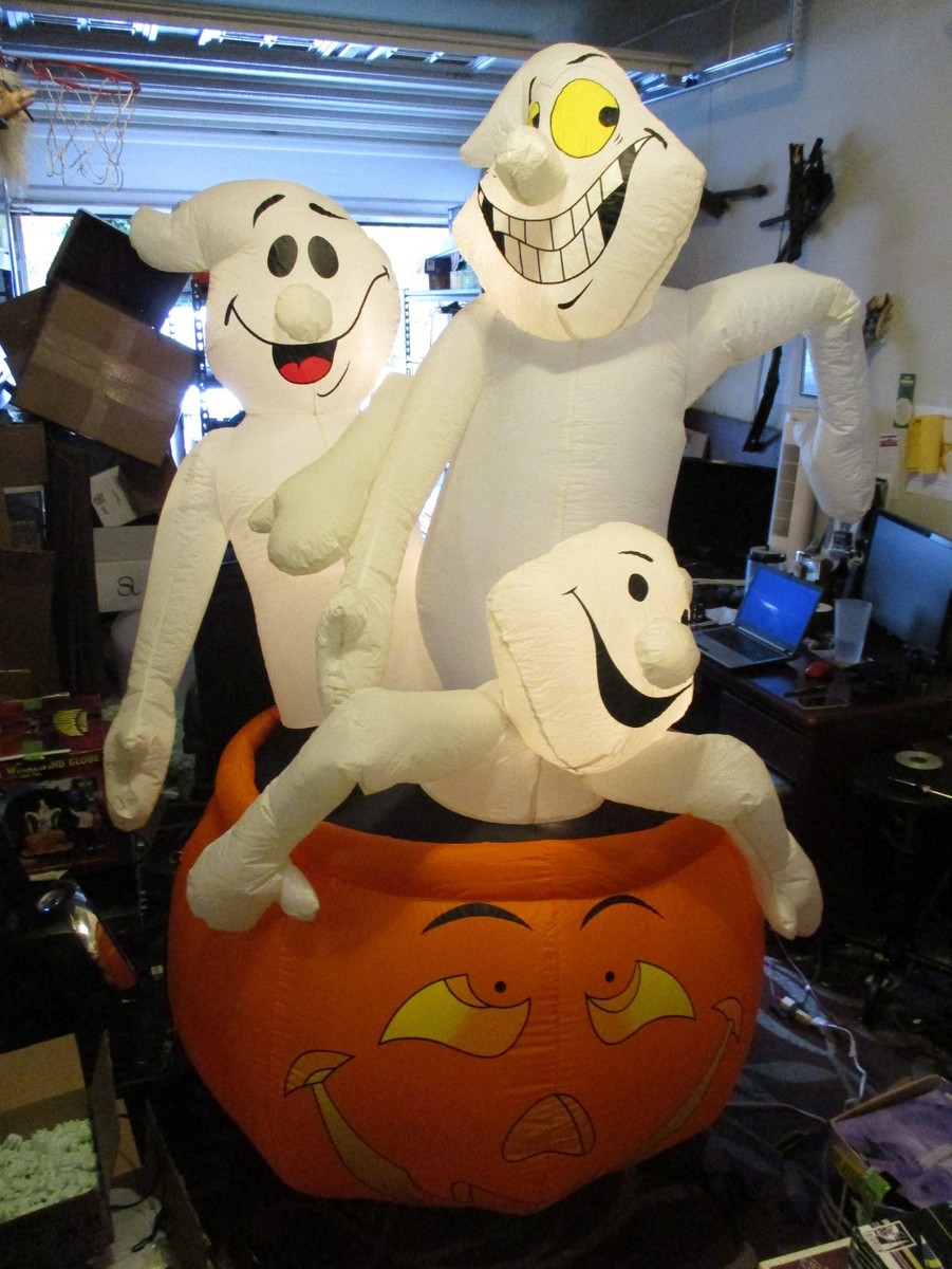 Giant 8-Foot (2.4m) Airblown Inflatable 