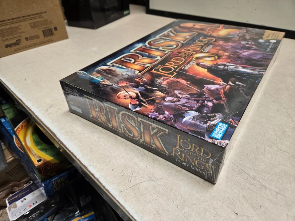 NEW Risk Lord Of The Rings Game Trilogy Edition Vintage 2003 *SEALED - Image 2 of 4