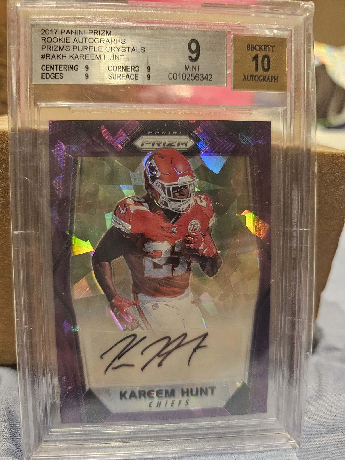 2017 Panini Prizm - Rookies Purple Crystals Prizm #253 Kareem Hunt /75 (RC)