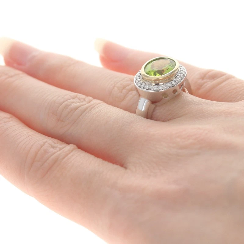 White Gold Peridot & Diamond Halo Ring - 14k Oval 3.10ctw East-West - Image 4 of 4