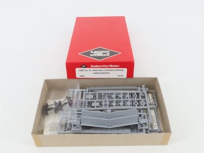 HO Scale Eastern Car Works Kit 2600 Undecorated Airslide Covered Hopper 
