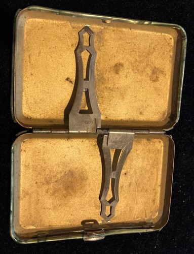 Vintage Goody Green Celluloid Small Cigarette Case 3 Inches by 2 Inches - Picture 2 of 9