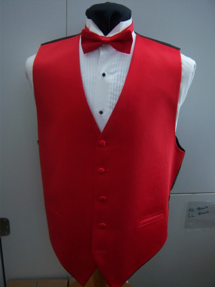 Chaleco de espalda completa de satén rojo y pajarita con bandas - grande para hombre (se adapta a abrigo para hombre 43-46) Foto 3 de 4