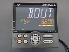 Yokogawa UT35A-002-31-00 temperature controller