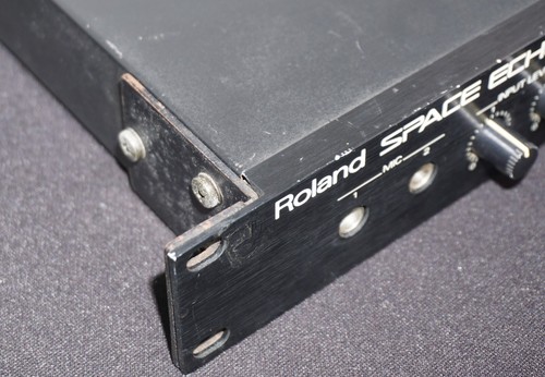 Roland RE-3 Space Echo / Digital Echo 1U Rack Mount Effects Unit - 100V - Picture 9 of 21