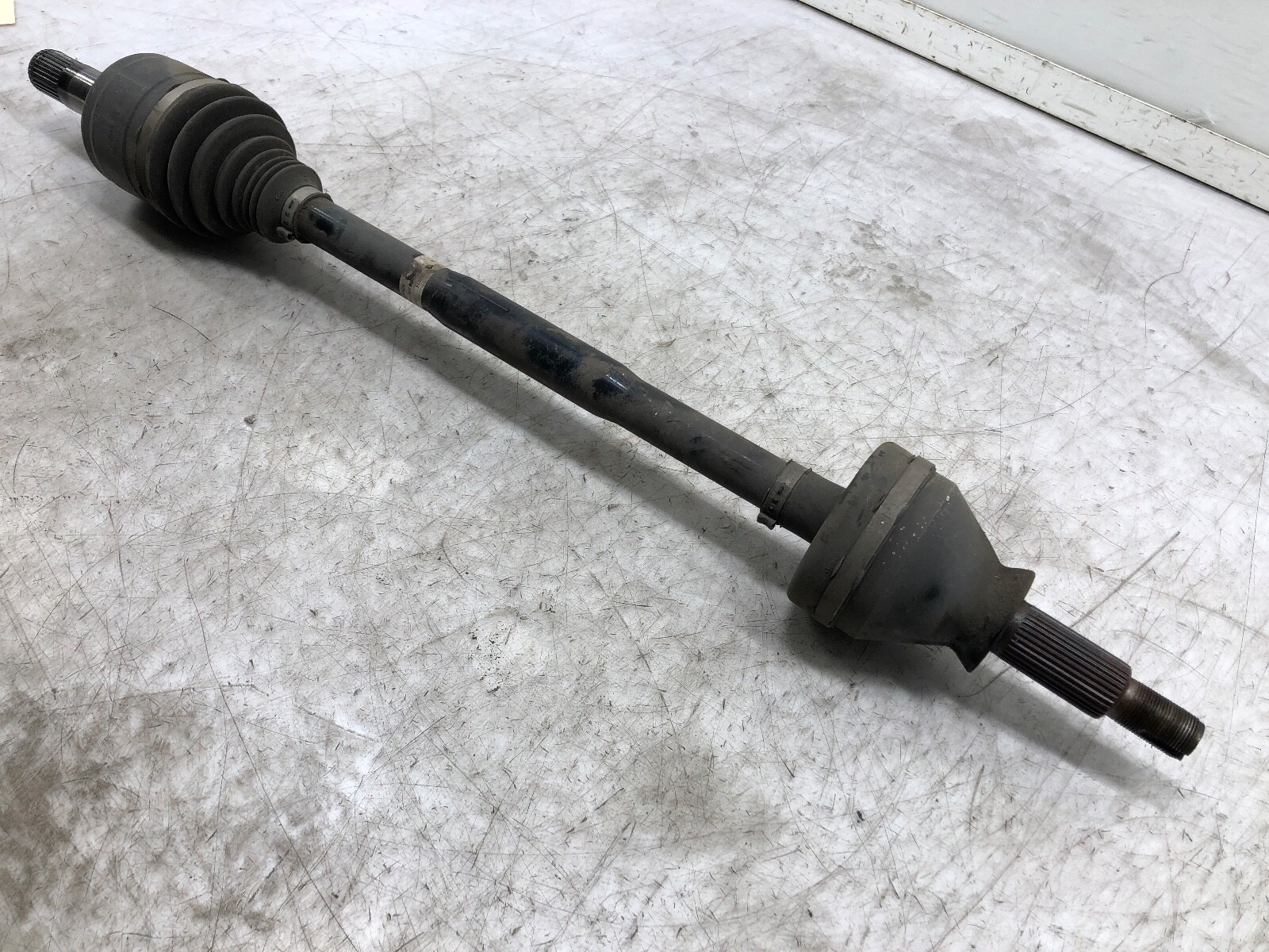 2014-2017 MASERATI GHIBLI S Q4 3.0L V6 AWD RIGHT PASS REAR CV AXLE SHAFT OEM.