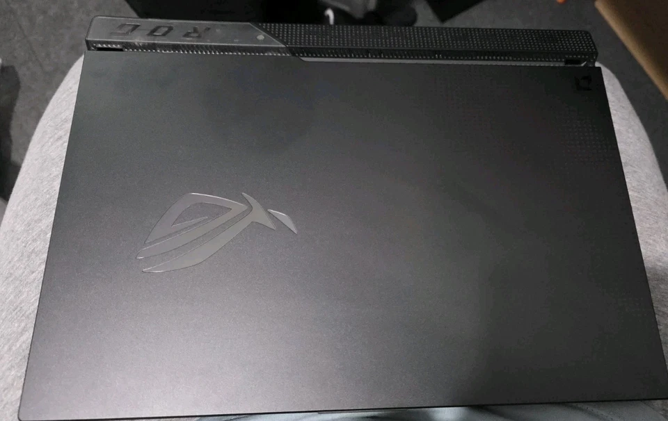 ASUS ROG Strix G15 Advantage, Ryzen 9 5900HX, RX 6800M 12GB, 32GB RAM, 1TB SSD - Image 2 of 4